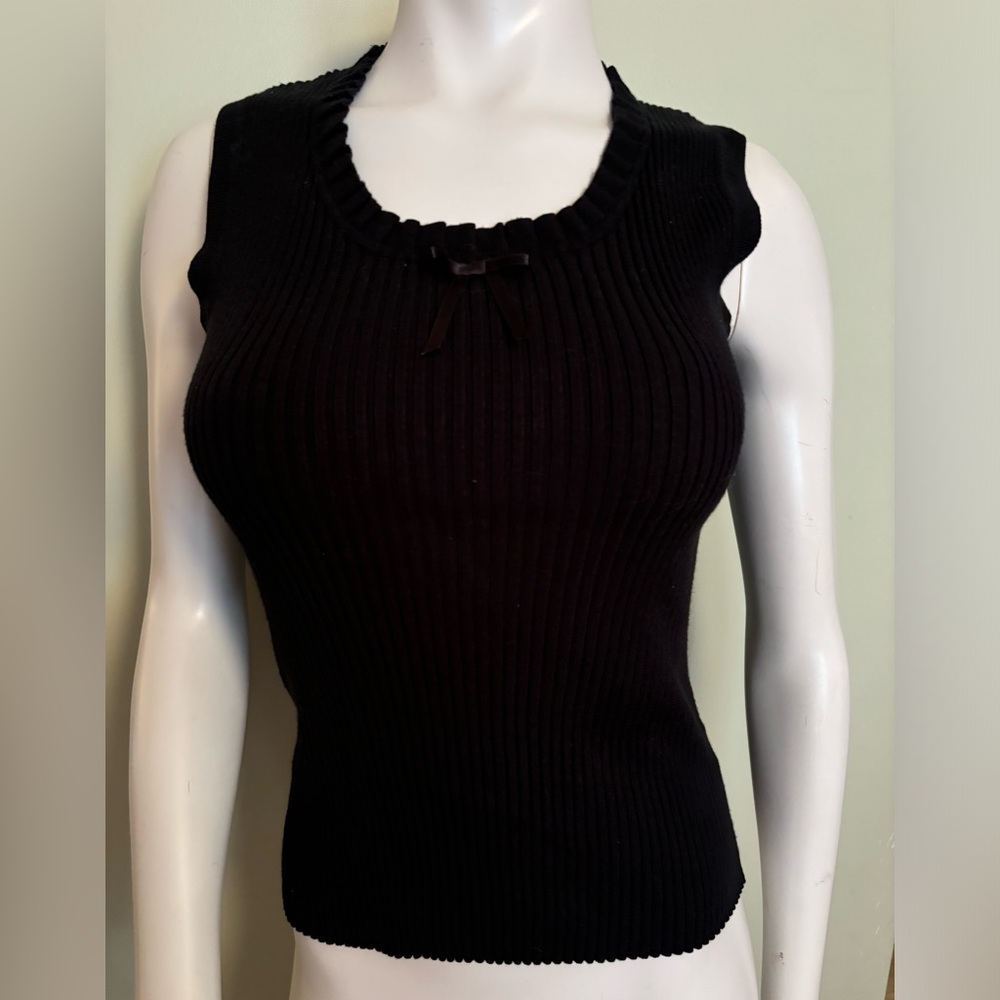 Medium Ribbed Knit Sleeveless Top- David Findlay